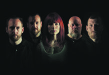 WALLS OF JERICHO – Coup de poing à retardement