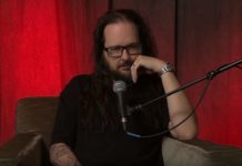 Jonathan Davis (Korn) répond à un questionnaire dans l’émission radio d’Alice Cooper