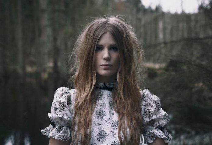 myrkur_debut