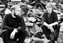 Le duo de stoner-rock suisse HOOK, LINE AND SINK nous livre son premier EP ‘Chainsaw Backstab’