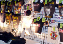 PAIE TON MERCH