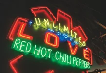 RED HOT CHILI PEPPERS – Unlimited Love