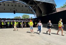 Au Paléo, les fans au premier rang sont organisés et chouchoutés