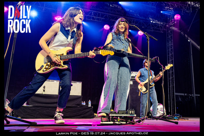 Larkin Poe_GES_Jacques Apothéloz 19.07.24 29 Larkin Poe au festival Guitare en Scène 2024, Siant Julien en Genevois, inerview de Floriane Piermay pour Daily Rock.