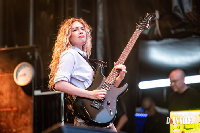 The Warning - Greenfield 2025 02 Photo by Alex Pradervand-DeNoiseAI-low-light