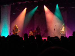Alcest sur scène aux Docks