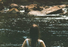 ALEXANDRINE LARSON — EAUX DOUCES (INDÉPENDANT)