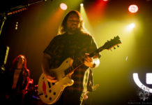 WOLFGANG VAN HALEN ET MAMMOTH : UNE LEÇON DE ROCK AU THÉÂTRE BEANFIELD