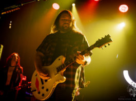 WOLFGANG VAN HALEN ET MAMMOTH : UNE LEÇON DE ROCK AU THÉÂTRE BEANFIELD