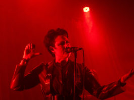 Pain Magazine + ErreurJean – Fri-Son, 4 avril 2026 Louisahhh chanteuse de Pain Magazine en concert le 4 avril à Fri-Son, Fribourg, Suisse